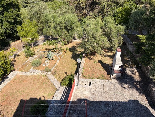 Villa Panoramica In Buone Condizioni Con Trullo Comunicante.